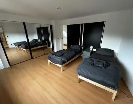 Gemuetliche 2 Zimmerwohnung Mit Grosser Terrasse אנדרנאך